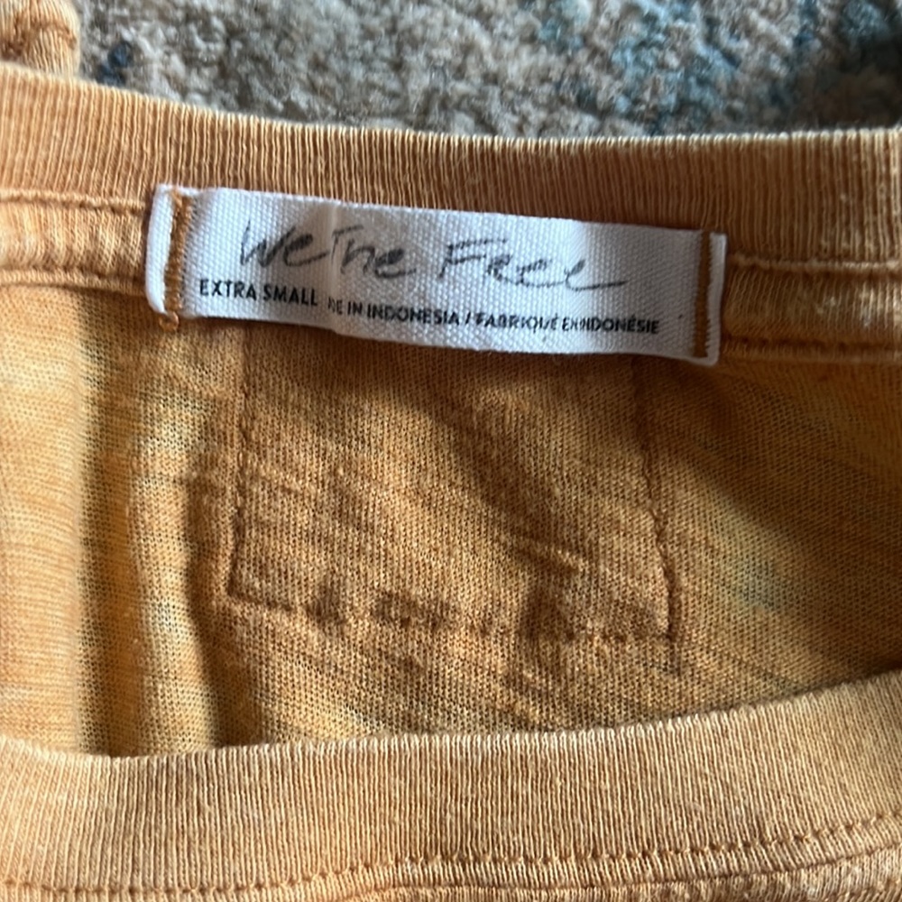 T-Shirt - Picture 2 of 2